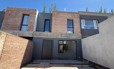 Venta Duplex 2 Dormitorios en Tierra Mansa