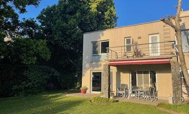 VENTA casa moderna con spa y piscina en Fincas de Iraola Lote Central