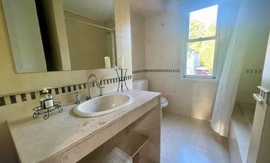 VENTA casa moderna con spa y piscina en Fincas de Iraola Lote Central