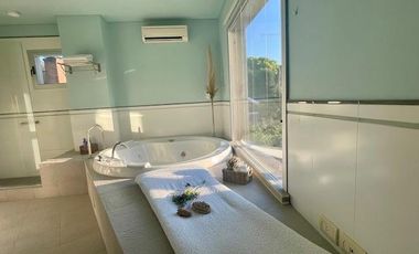 VENTA casa moderna con spa y piscina en Fincas de Iraola Lote Central