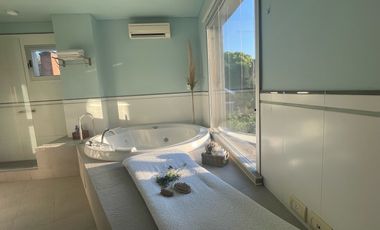VENTA casa moderna con spa y piscina en Fincas de Iraola Lote Central