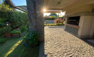 VENTA casa moderna con spa y piscina en Fincas de Iraola Lote Central