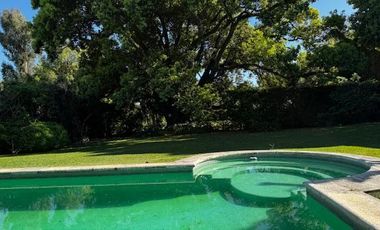VENTA casa moderna con spa y piscina en Fincas de Iraola Lote Central