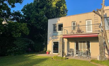 VENTA casa moderna con spa y piscina en Fincas de Iraola Lote Central