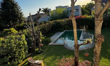 VENTA casa moderna con spa y piscina en Fincas de Iraola Lote Central