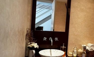 VENTA casa moderna con spa y piscina en Fincas de Iraola Lote Central
