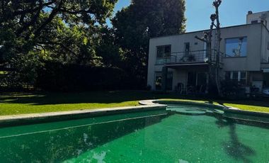 VENTA casa moderna con spa y piscina en Fincas de Iraola Lote Central