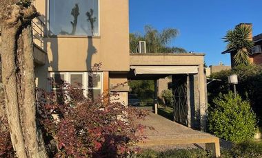 VENTA casa moderna con spa y piscina en Fincas de Iraola Lote Central