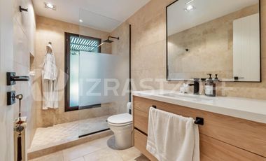 Casa en Las Liebres, 3 dormitorios, jardin y piscina