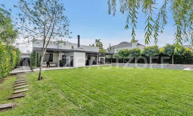 Casa en Las Liebres, 3 dormitorios, jardin y piscina