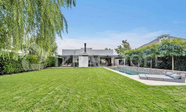 Casa en Las Liebres, 3 dormitorios, jardin y piscina