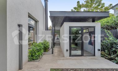 Casa en Las Liebres, 3 dormitorios, jardin y piscina
