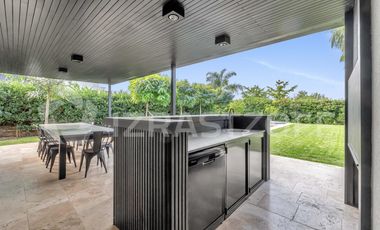 Casa en Las Liebres, 3 dormitorios, jardin y piscina