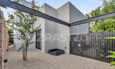 Casa en Las Liebres, 3 dormitorios, jardin y piscina
