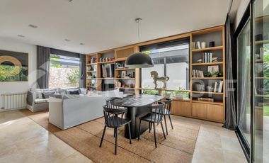 Casa en Las Liebres, 3 dormitorios, jardin y piscina