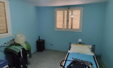 Casa en venta en Longchamps reciclada 3 ambientes en gran terreno