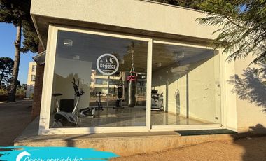 Depto En Condominio Regatas | 2d + 2b + Terraza + Piscinas
