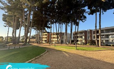 Depto En Condominio Regatas | 2d + 2b + Terraza + Piscinas