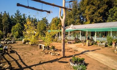 casa con cabaña y buen terreno en Parral