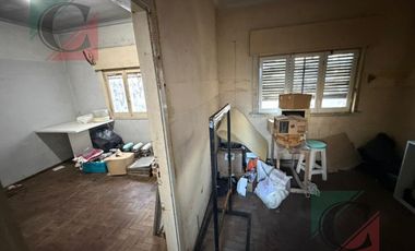 vivienda con local comercial en excelente ubicación