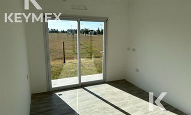 LA ENRIQUETA VENTA CASA EN BARRIO CERRADO