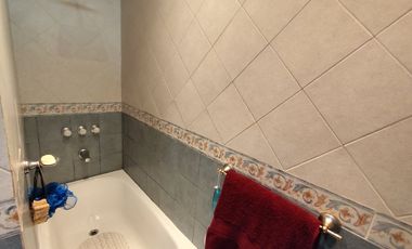 VENTA CASA 3 AMBIENTES EN BURZACO CON PILETA