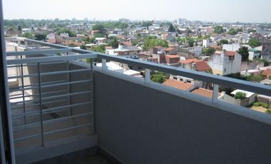 DEPARTAMENTO 2 AMBIENTES EN ALQUILER EN CASEROS CENTRO