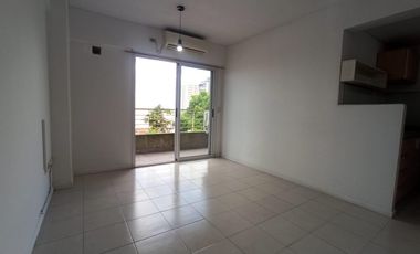 DEPARTAMENTO 2 AMBIENTES EN ALQUILER EN CASEROS CENTRO