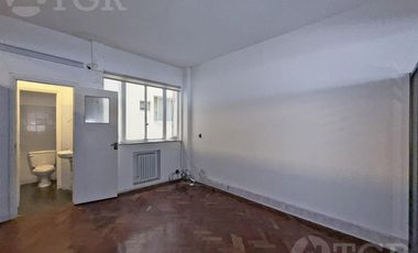 Oficina Comercial  con ubicación privilegiada en  San Nicolás - Capital Federal