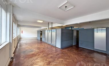 Oficina Comercial  con ubicación privilegiada en  San Nicolás - Capital Federal