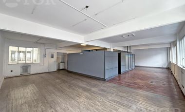 Oficina Comercial  con ubicación privilegiada en  San Nicolás - Capital Federal