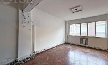 Oficina Comercial  con ubicación privilegiada en  San Nicolás - Capital Federal