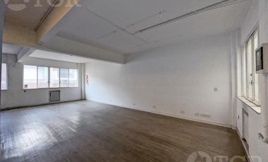 Oficina Comercial  con ubicación privilegiada en  San Nicolás - Capital Federal