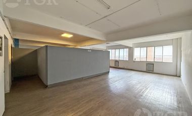 Oficina Comercial  con ubicación privilegiada en  San Nicolás - Capital Federal