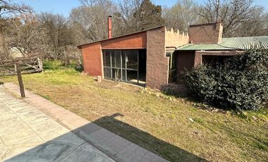 Casa en Venta  Villa Icho Cruz  con Departamento Quincho Galpón y Pileta