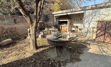 Casa en Venta  Villa Icho Cruz  con Departamento Quincho Galpón y Pileta