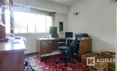 Departamento 3 ambientes con cochera excelente ubicacion
