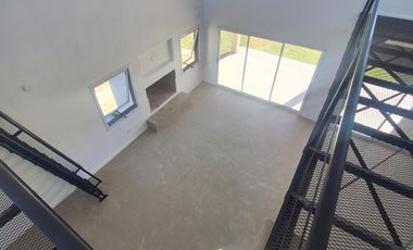 CASA EN VENTA EN BARRIO PRIVADO ALTOS DE ZORRAQUIN