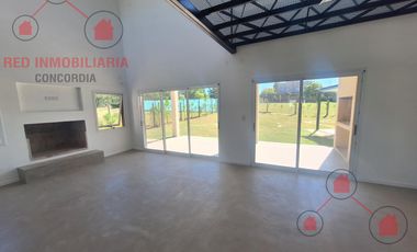 CASA EN VENTA EN BARRIO PRIVADO ALTOS DE ZORRAQUIN