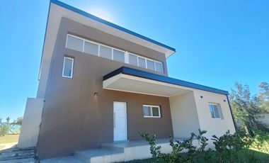 CASA EN VENTA EN BARRIO PRIVADO ALTOS DE ZORRAQUIN