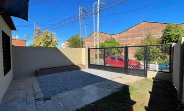 Casa en alquiler en Lujan Barrio San Bernardo, con patio
