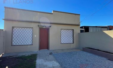 Casa en alquiler en Lujan Barrio San Bernardo, con patio