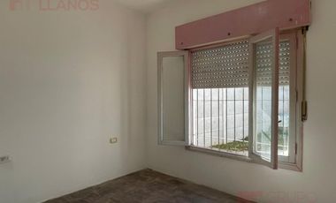 Casa en alquiler en Lujan Barrio San Bernardo, con patio