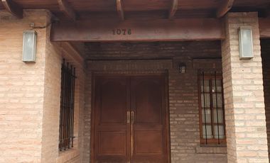VENTA Casa 4 dormitorios. Calle Agüero. JK
