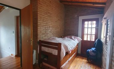 VENTA Casa 4 dormitorios. Calle Agüero. JK