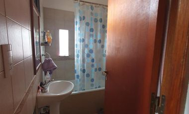 VENTA Casa 4 dormitorios. Calle Agüero. JK