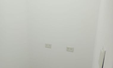 Depósito de 1000 m2 sobre 5.500 de lote