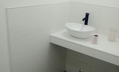Depósito de 1000 m2 sobre 5.500 de lote