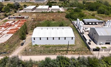 Depósito de 1000 m2 sobre 5.500 de lote