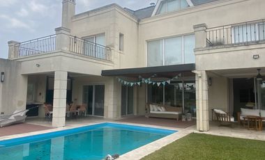 Casa en alquiler temporario, 3 dormitorios en Benavidez, con parrilla